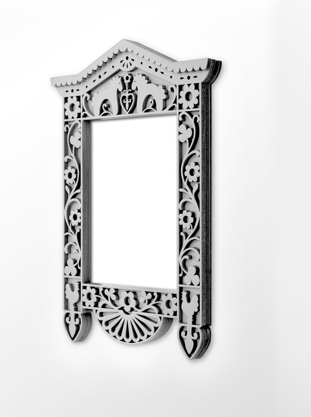 "Синкини символизирует нас с вами.
Этот язычок про наше детство, дерзость и беззаботность. Вырастая, мы преображаем свой индивидуальный костюмчик, место в жизни, на полочке. И каждый может найти своего «внутреннего ребенка»."